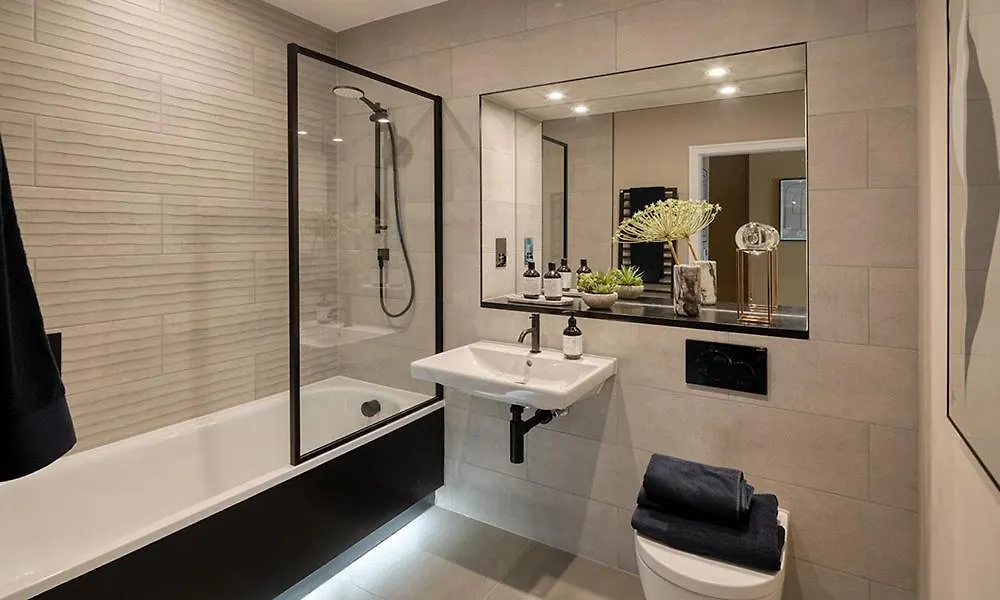Female Only Ensuite Room London Homestay