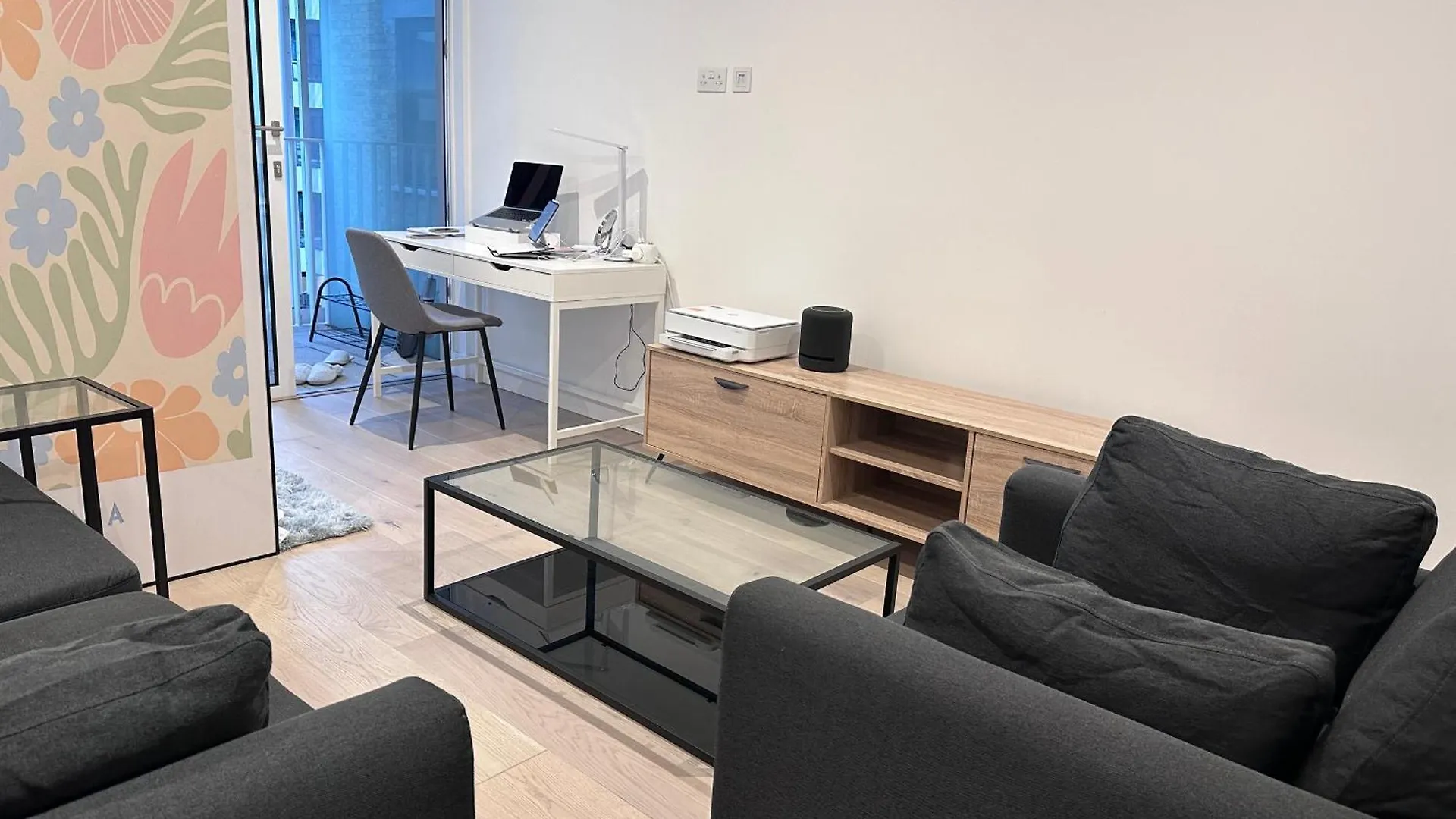 Female Only Ensuite Room London Homestay