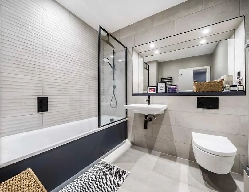 Female Only Ensuite Room London United Kingdom